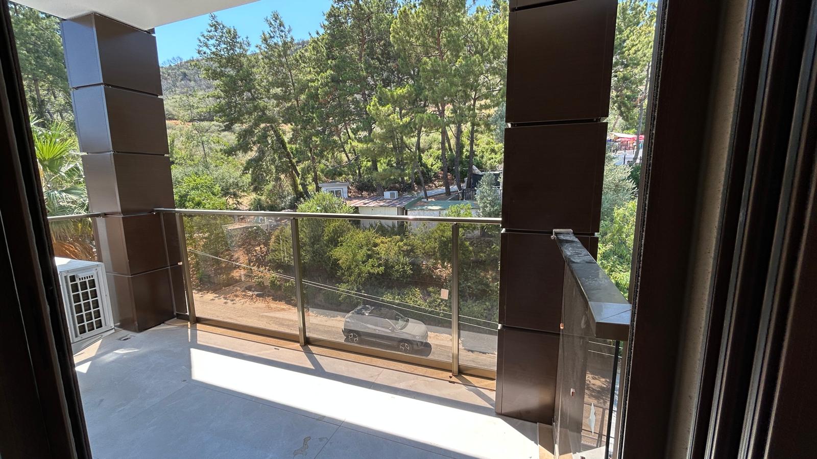 MARMARİS SİTELER BÖLGESİNDE FUL DENİZ MANZARALI 3+1 DÜZ DAİRELER